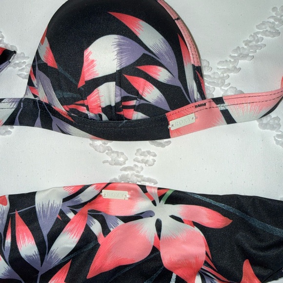Roxy Tropical Black and Pink Bikini Set Small Top Medium Bottoms - Picture 2 of 4